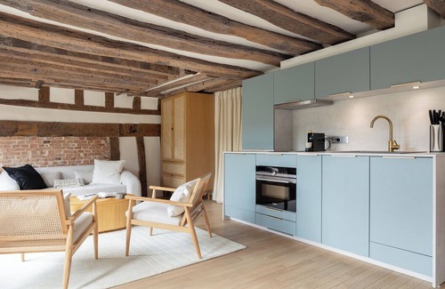 Paris City Center Apartment | A Magnificent Studio au Quai des Orfèvres