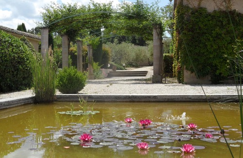 St.-Remy-de-Provence House | A Mazet at the foot of the Alpilles (2 stars)