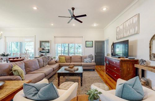 Plantation House | A Minor Distraction