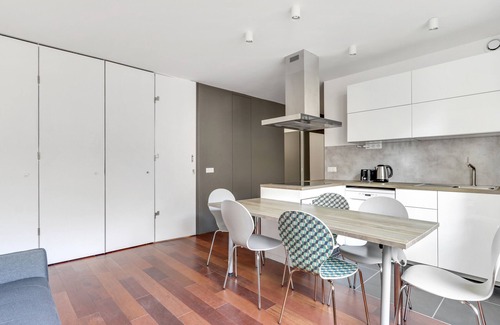 Quartier de la Chapelle Apartment | A Modern 2/3 BDR with parking at La Chapelle