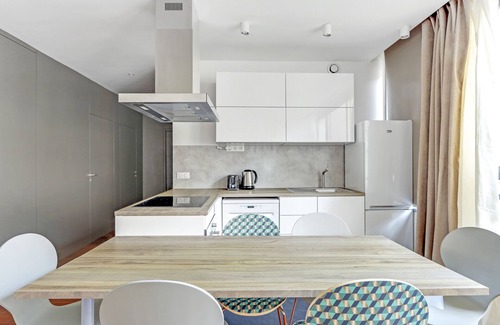 Quartier de la Chapelle Apartment | A Modern 2/3 BDR with parking at La Chapelle