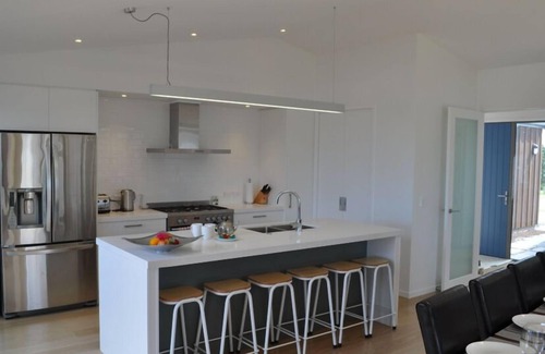 Omaha House | A modern 4-bedroom bach made for easy sharing