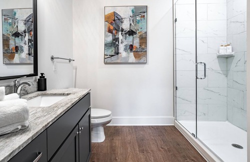 Peachtree Corners Apartment | A Modern Stay near I-85,I-285,and I-400