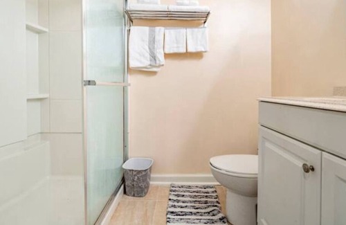 Overbrook Apartment | A modern suite nestled in a peaceful neighborhood