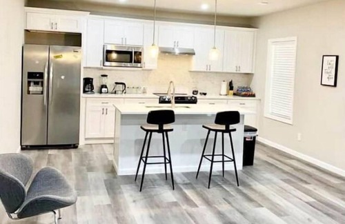 Loganville House | A Modern Two Bedrooms Retreat!