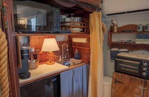 Stonington House | A Mystic Stay as Sweet as Apple Pie!