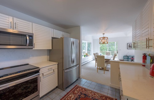 Vineyard Haven House | A NOSTALGIC SPACE! Your Martha's Vineyard Getaway!