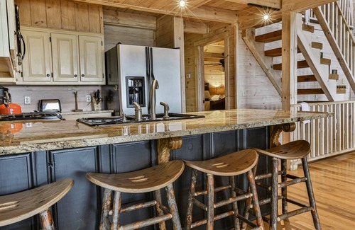 Walnut Mountain Cabin | A Peach Of A View | Ellijay Ga