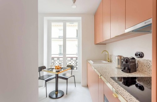 Saint-Merri Apartment | A PERFECT PARISIAN GETAWAY IN A PERFECT LOCATION – RUE DU TEMPLE