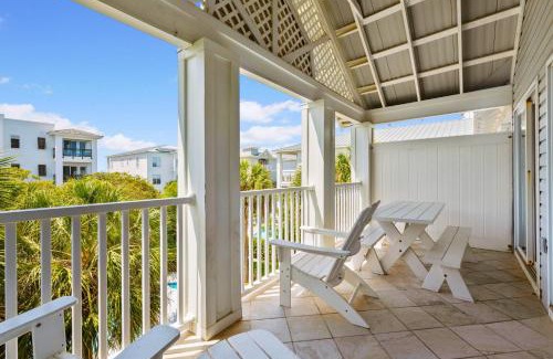 Seagrove Beach House | A Perfect Summer East by AvantStay Private Pool Bikes
