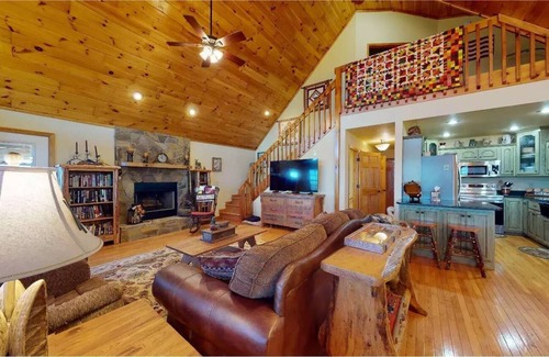 Brasstown Cabin | A Piece of Heaven