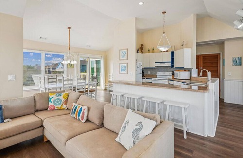Ocean Sands House | A Place In The Sun - 🏖️Oceanside 5 BR Home w/Pool & Hot Tub - Dogs Allowed-🏖️