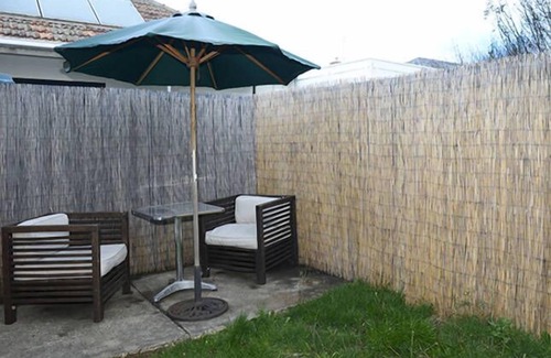 Newington Cottage | A Place To Stay - The Stables @ Smith St