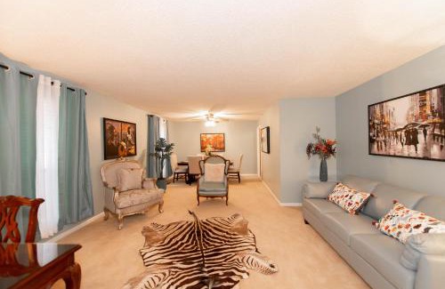River Mountain House | A Pleasant Home for Your Living Pleasure