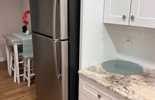 Vero Beach Apartment | A Pleasant Surprise - near shops restaurants and beach