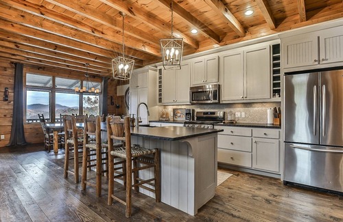 Suches Cabin | A-pool-achian Escape