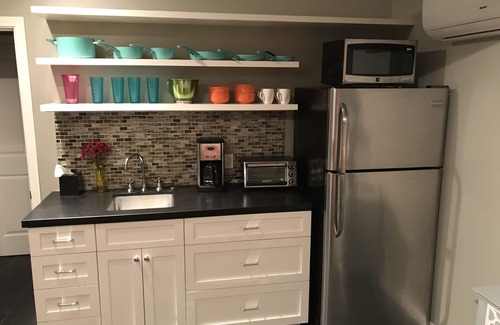 Altadena Apartment | A Poolside Gem in Beautiful Altadena.