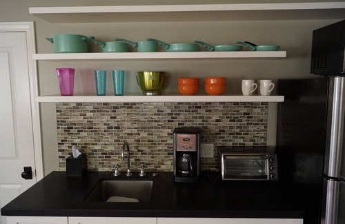 Altadena Apartment | A Poolside Gem in Beautiful Altadena.