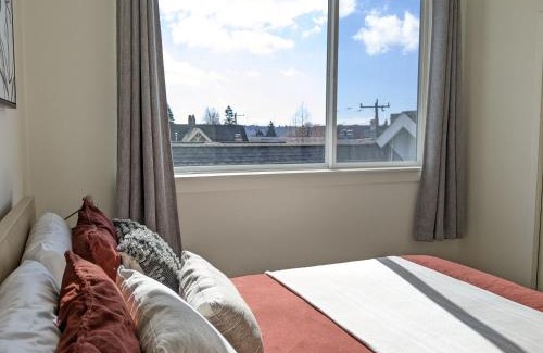 Wallingford Apartment | A premier smart condo with parking
