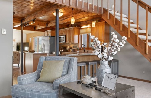 Sturgis Cabin | A private, breath-taking cabin experience you won't forget!