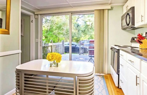 Narragansett House | A Private Home Near Narragansett Beach With Outdoor Firepit
