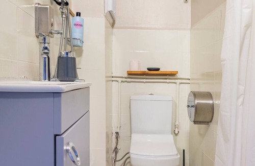 Cihangir Apartment | A Quiet and Green Penthouse in Cihangir