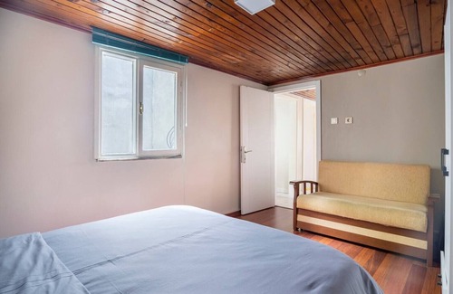Cihangir Apartment | A Quiet and Green Penthouse in Cihangir