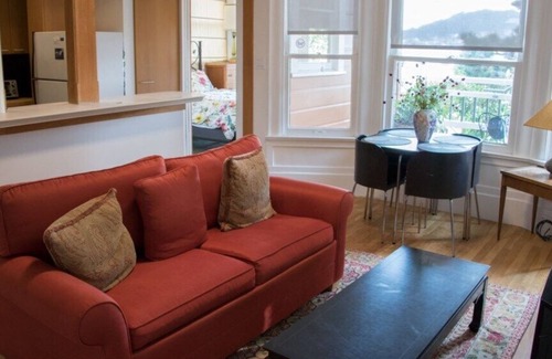 Ashbury Heights Apartment | A quiet apartment on a tree line street in the middle of the city