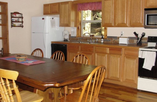 Pine Ridge Cabin | A Quiet Getaway Near Natural Bridge SP, The Red River Gorge, And Muir Valley