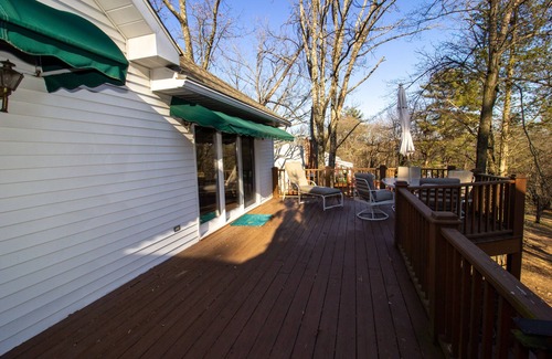 Stroudsburg House | A quiet mountaintop retreat with all the comforts of home!
