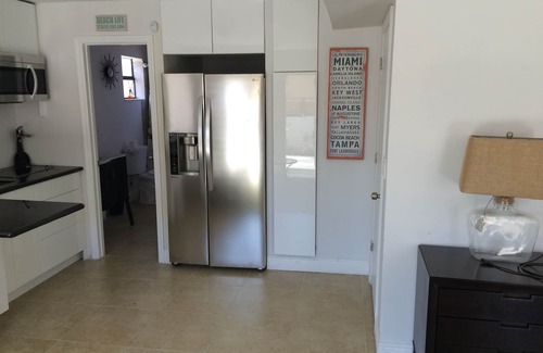 Central Oakland Park Apartment | A Quiet Oasis - Private Studio - Large Saltwater Pool