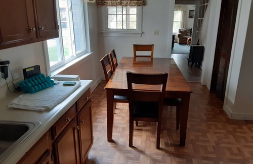 Stony Creek House | A Quiet Private Home With All Your Needs Fulfilled. Fun Year-round Destination