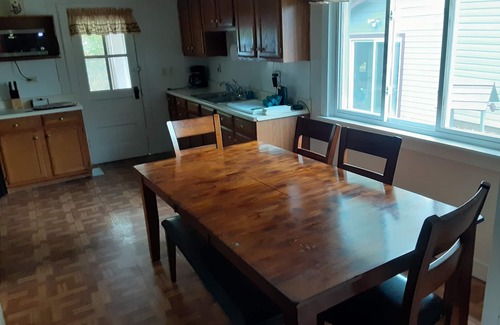 Stony Creek House | A Quiet Private Home With All Your Needs Fulfilled. Fun Year-round Destination