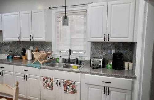 Smith Hill Apartment | A rare gem near downtown prov