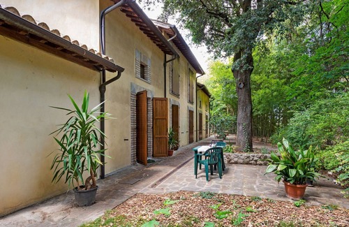 Perugia Apartment | A recently renovated countryhouse.