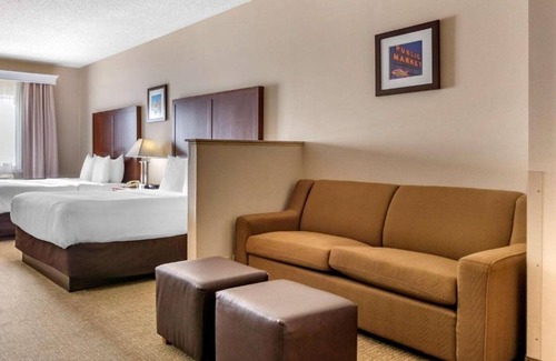 Haller Lake House | A relaxing hotel stay in North Seattle