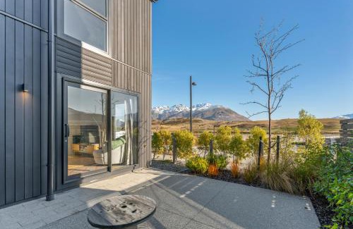 Kawarau Falls House | A Remarkable Retreat - Queenstown Holiday Home