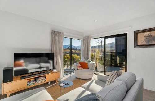Kawarau Falls House | A Remarkable Retreat - Queenstown Holiday Home