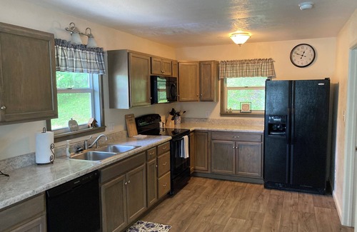 Robbinsville Cottage | A remodeled cottage close to the Dragon, Cherohala Skyway and area attractions.