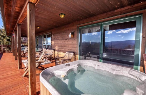 Vilas House | A Ridge Retreat