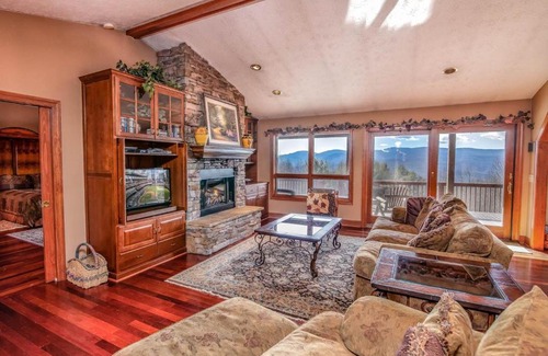 Vilas House | A Ridge Retreat