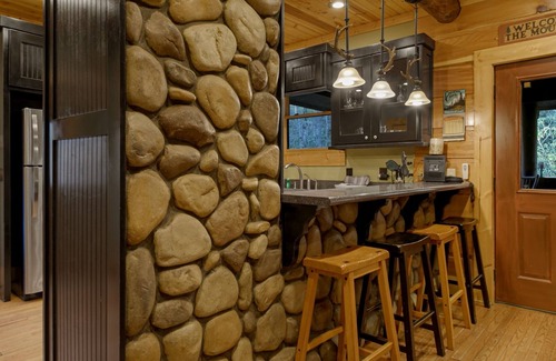 Helen Cabin | A River Runs Thru It - Elegant Riverfront Cabin on the Chattahoochee River