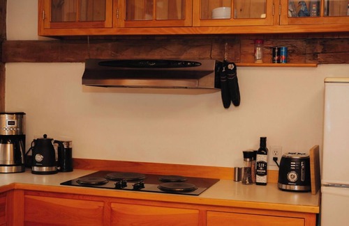 Sackville Cabin | A romantic getaway or peaceful place to unwind and relax