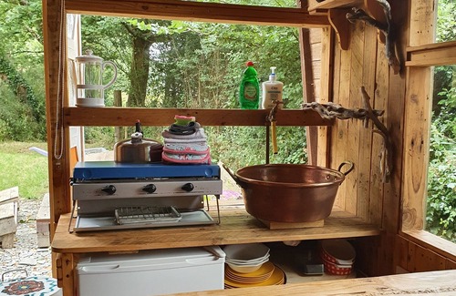 Morwellham Cabin | A romantic riverside cabin for an intimate and peaceful getaway.
