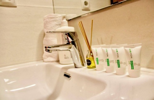 Literary Quarter Apartment | A room with a private bathroom,fridge,coffee maker,TV,in the heart of Madrid.