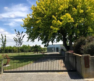 Twyford House | A Rural Retreat cabin with Private bathroom