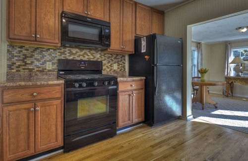 Ellijay Other | A rustic modern, authentic farmhouse built in 1950 in Ellijay wine country!