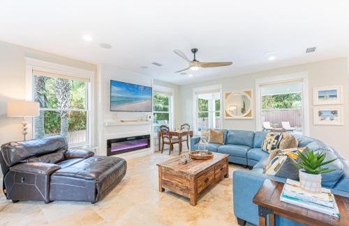 Gulf Pines House | A Sea of Blue - 241 Overlook Dr