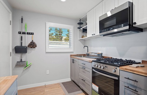Duarte House | A serene hideaway near the scenic Monrovia Canyon Park