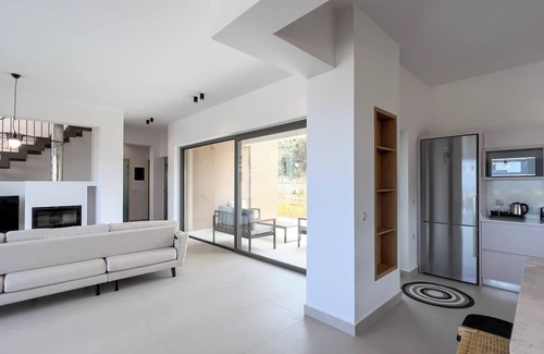 Agia Apartment | A Serene Retreat With Stunning Sea Views